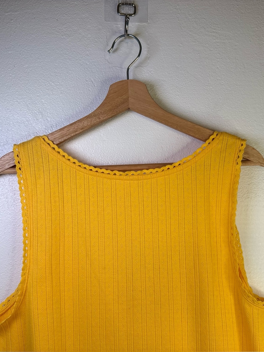 GAP Pointelle Scoopneck Henley Tank Top in Banana Women's Size XL 100% Cotton - Picture 10 of 16